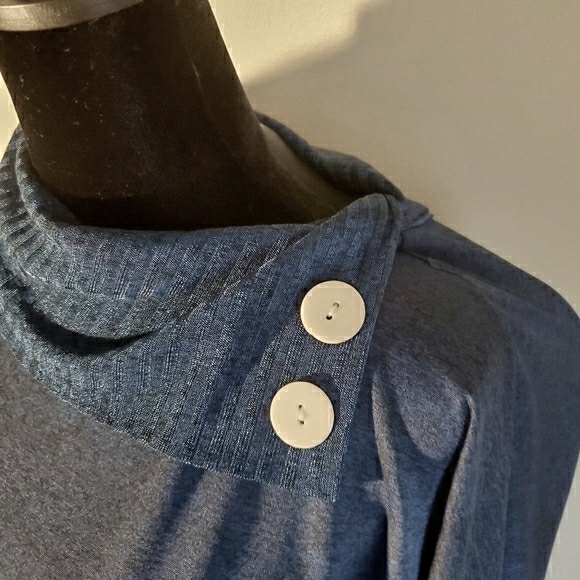 Crew Neck Tunic Sweater - Picture 2 of 4